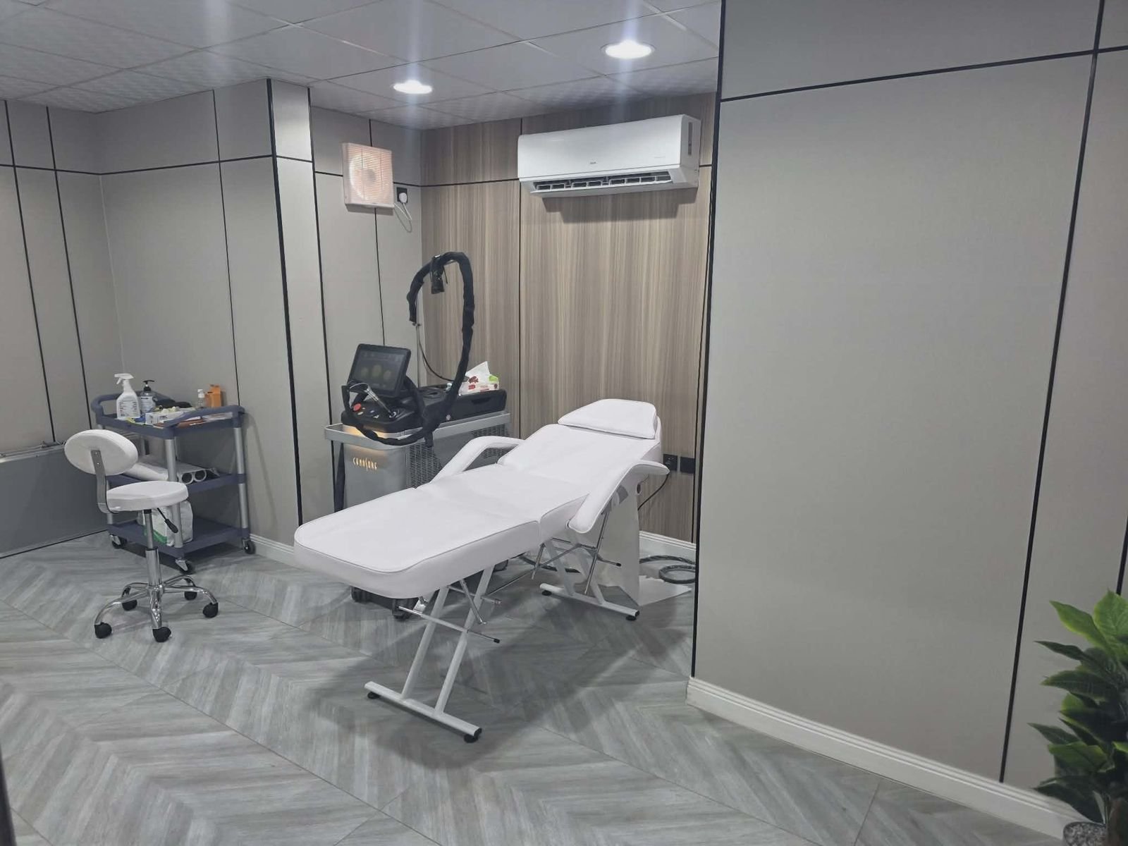 غرفة إزالة الشعر بالليزر